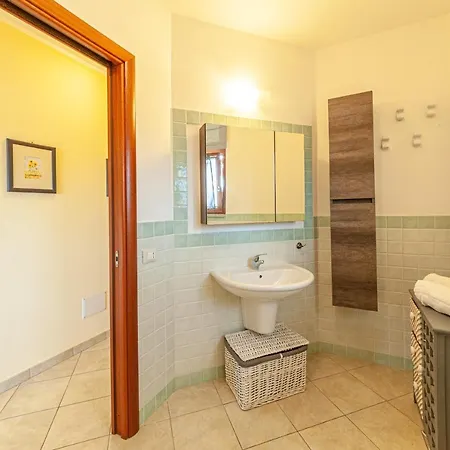 With Sea View And Pool In Apartman