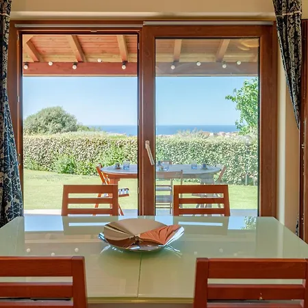 Apartman With Sea View And Pool In *